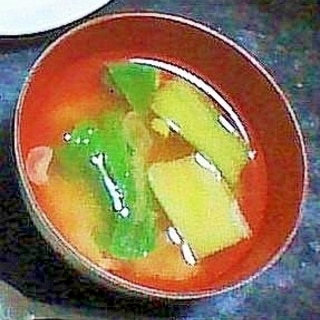チンゲン菜とねぎの味噌汁